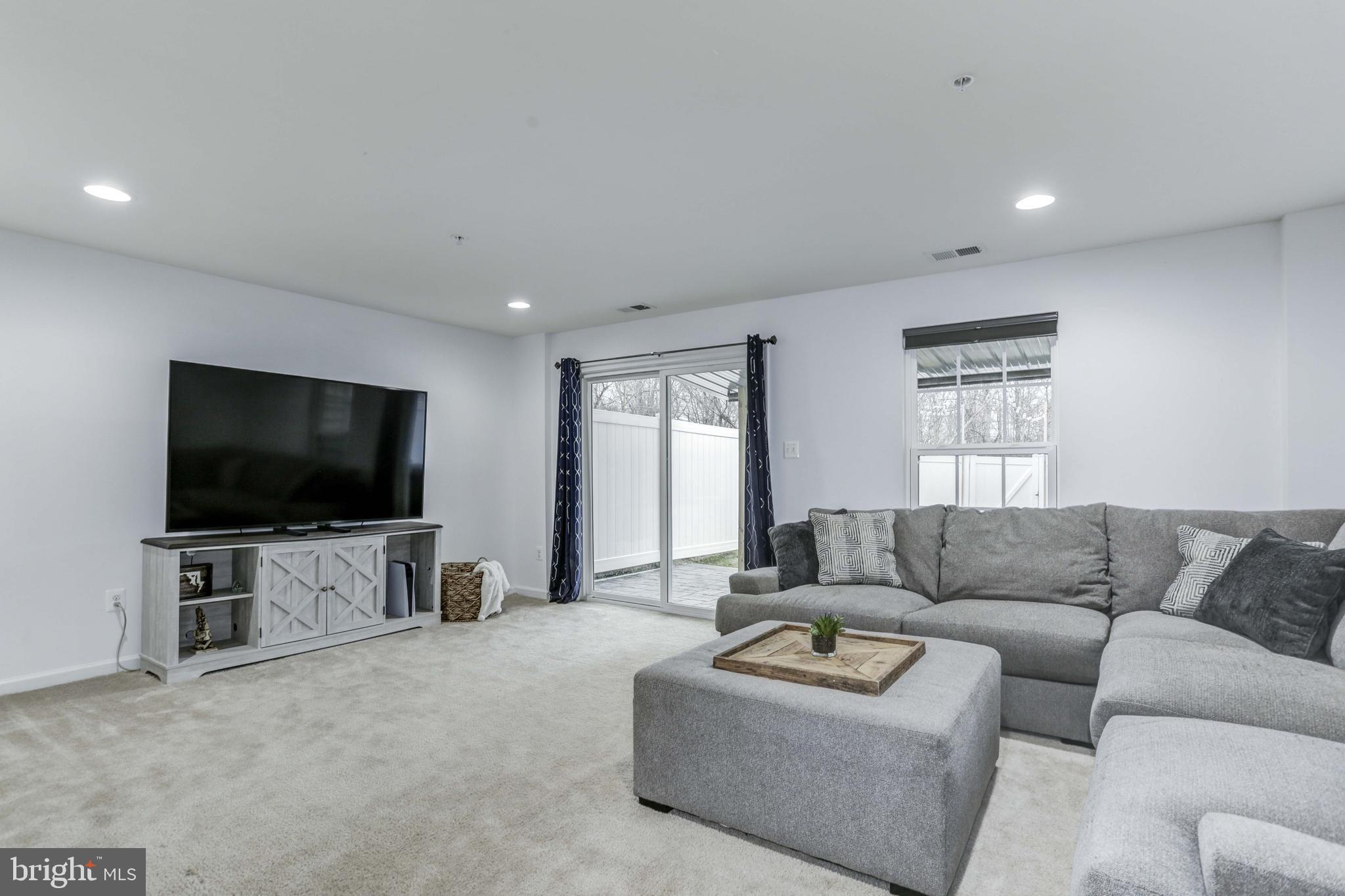 HOLLY RIDGE - Residential