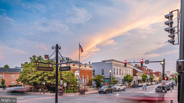 PRESIDENTS POINTE - Residential