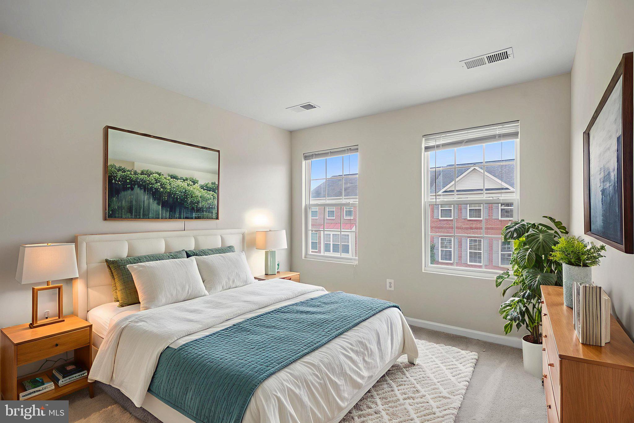 CHELSEA MANOR - Residential