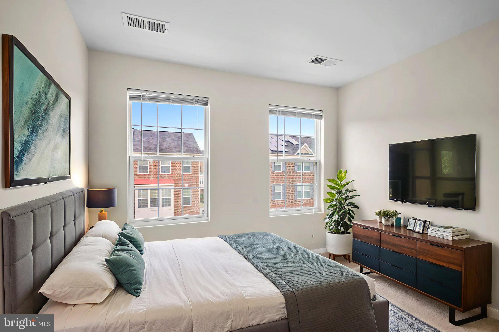 CHELSEA MANOR - Residential