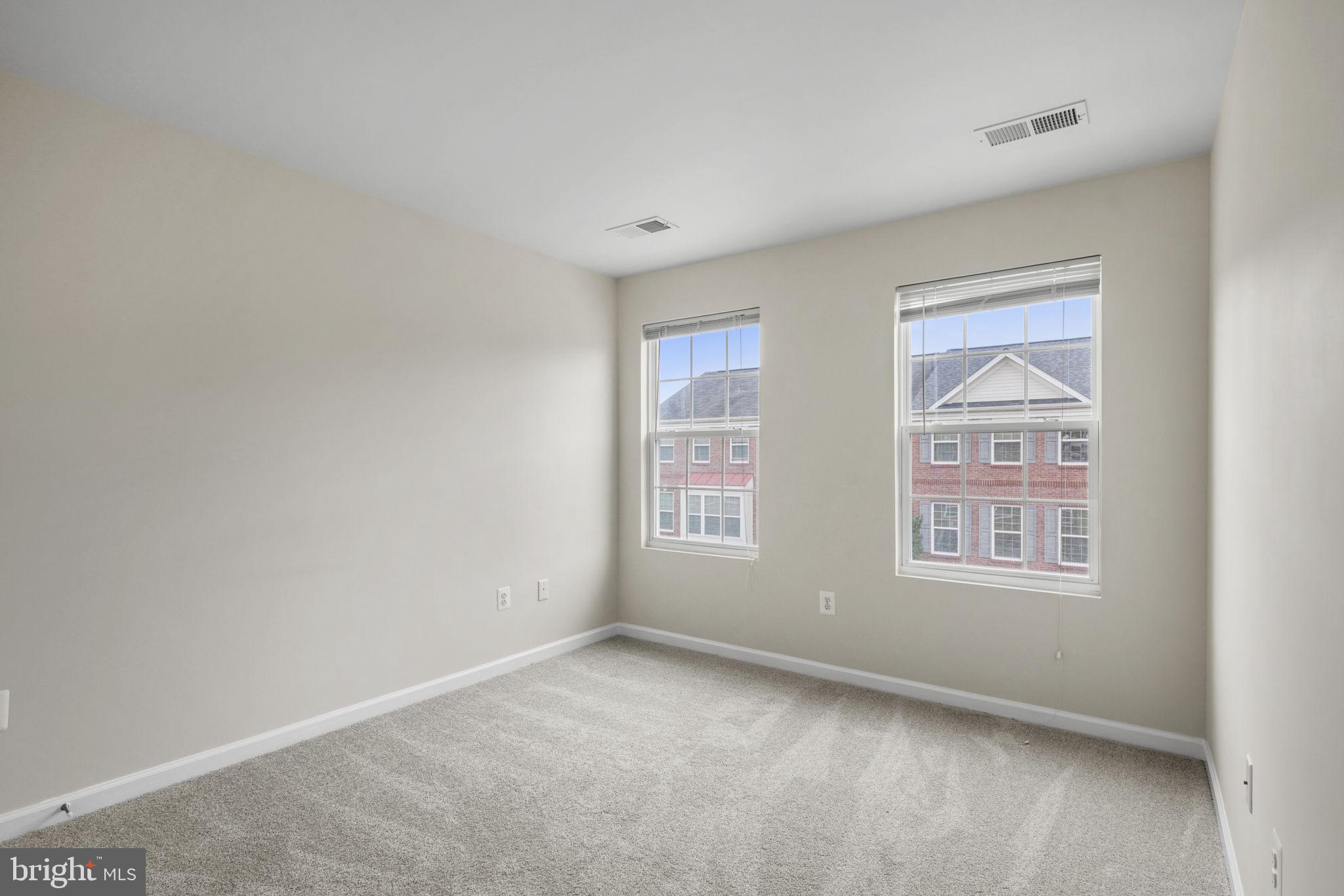 CHELSEA MANOR - Residential