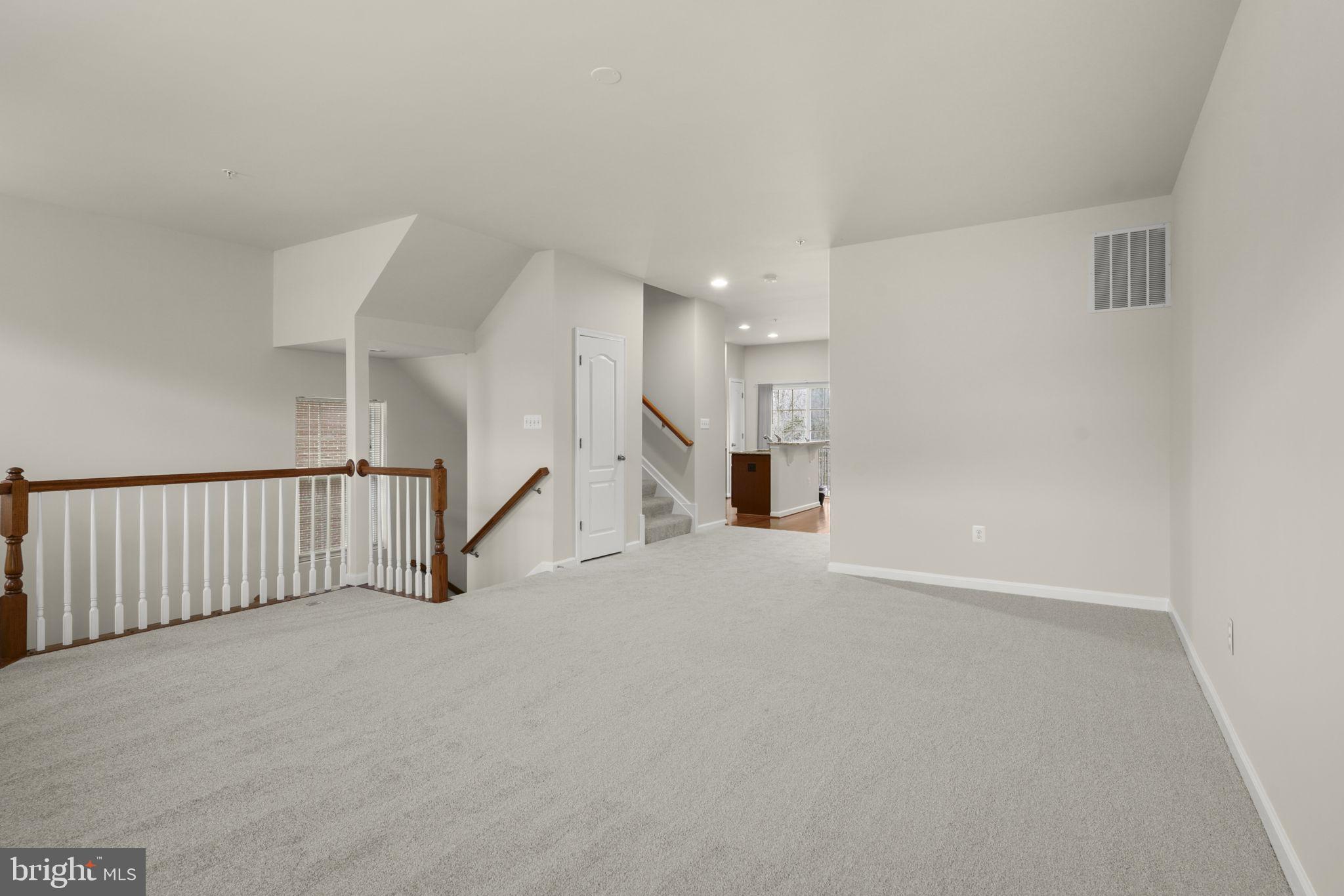 CHELSEA MANOR - Residential