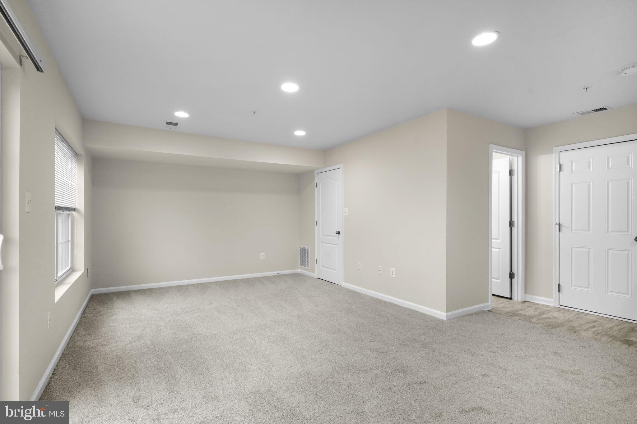 CHELSEA MANOR - Residential