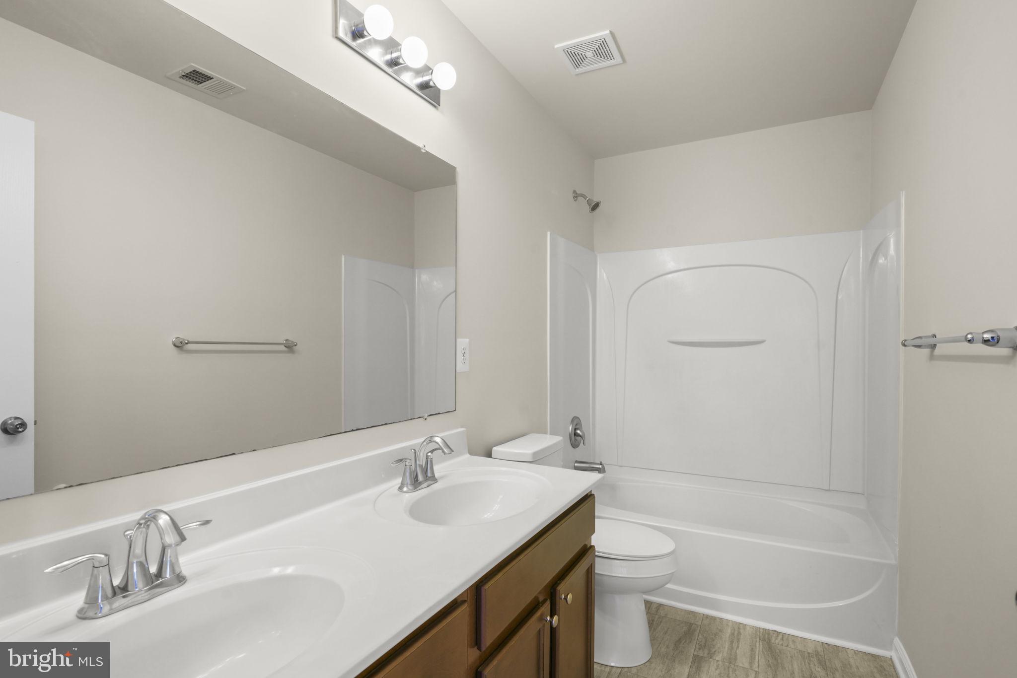 CHELSEA MANOR - Residential