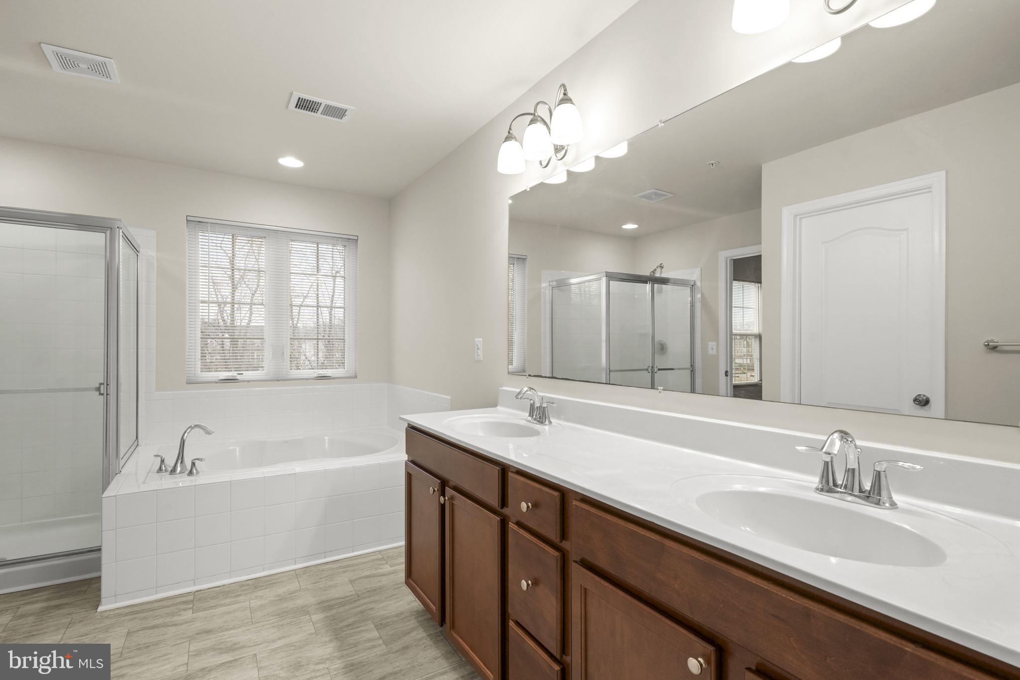 CHELSEA MANOR - Residential