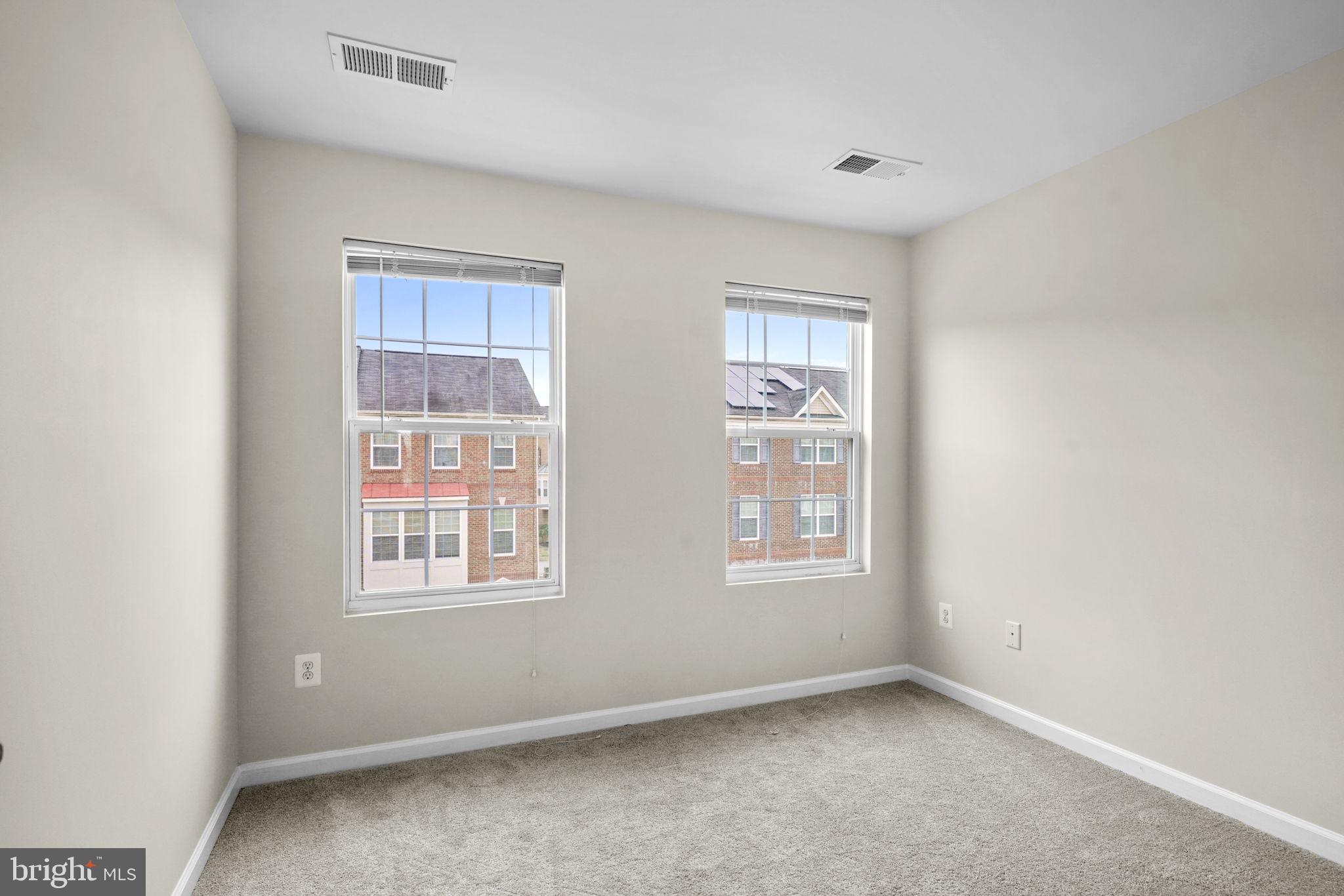 CHELSEA MANOR - Residential