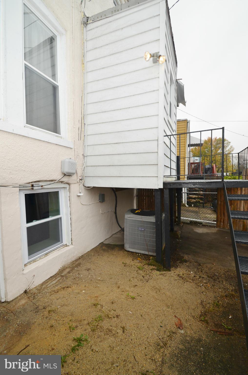 LAKE MONTEBELLO - Residential