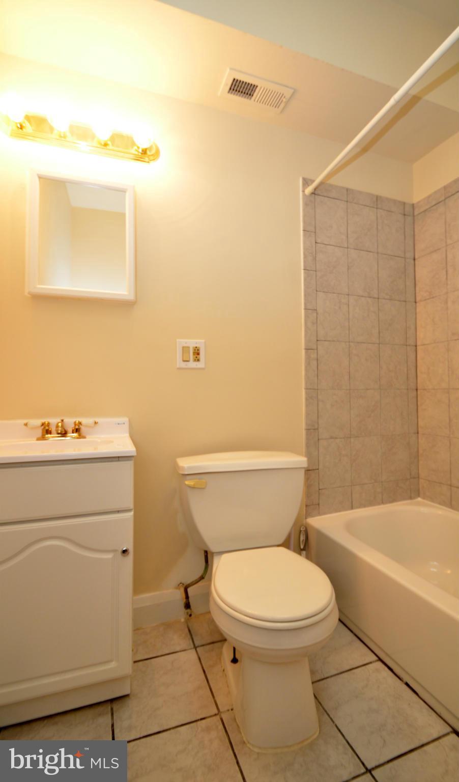 LAKE MONTEBELLO - Residential