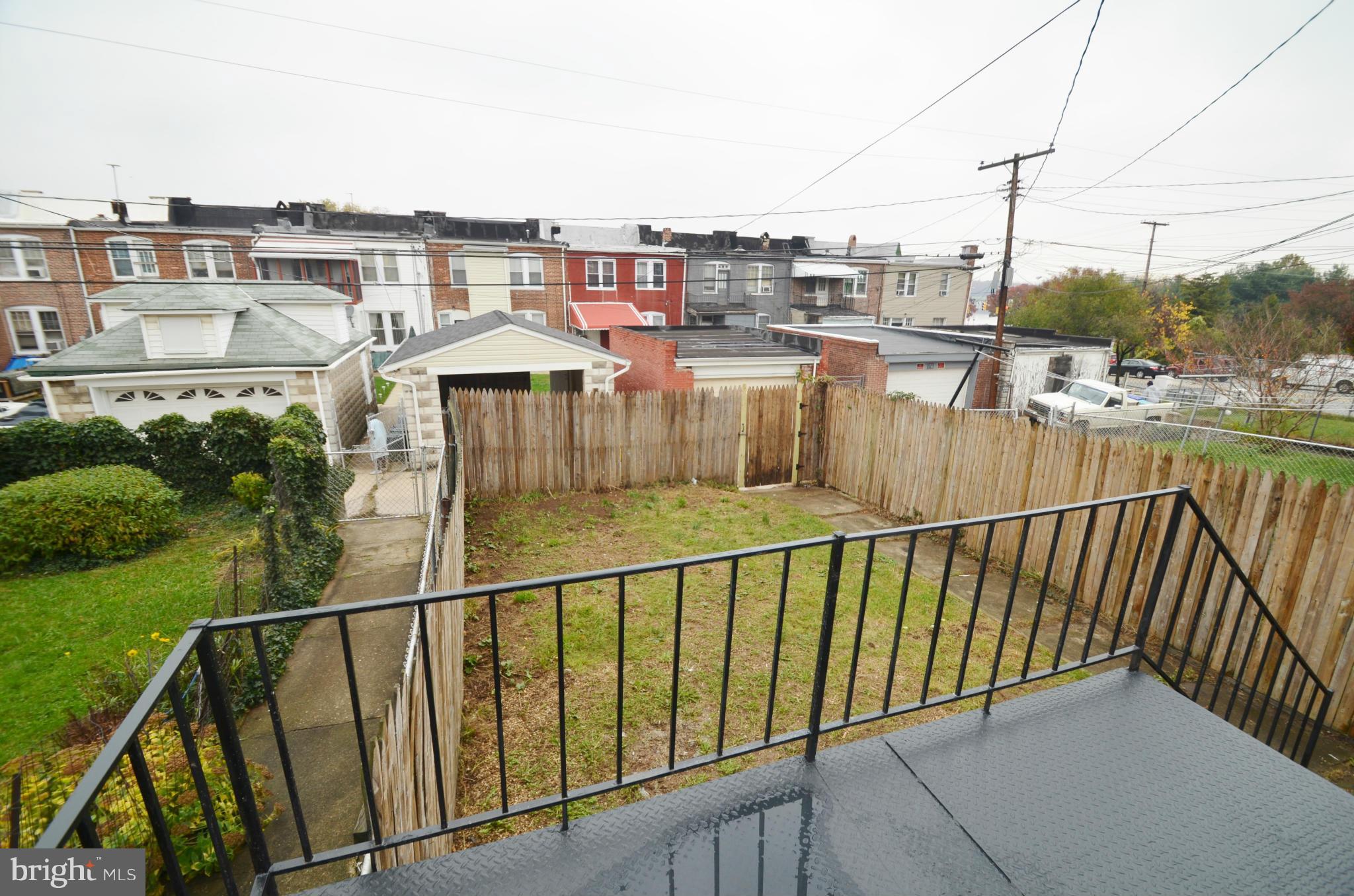 LAKE MONTEBELLO - Residential