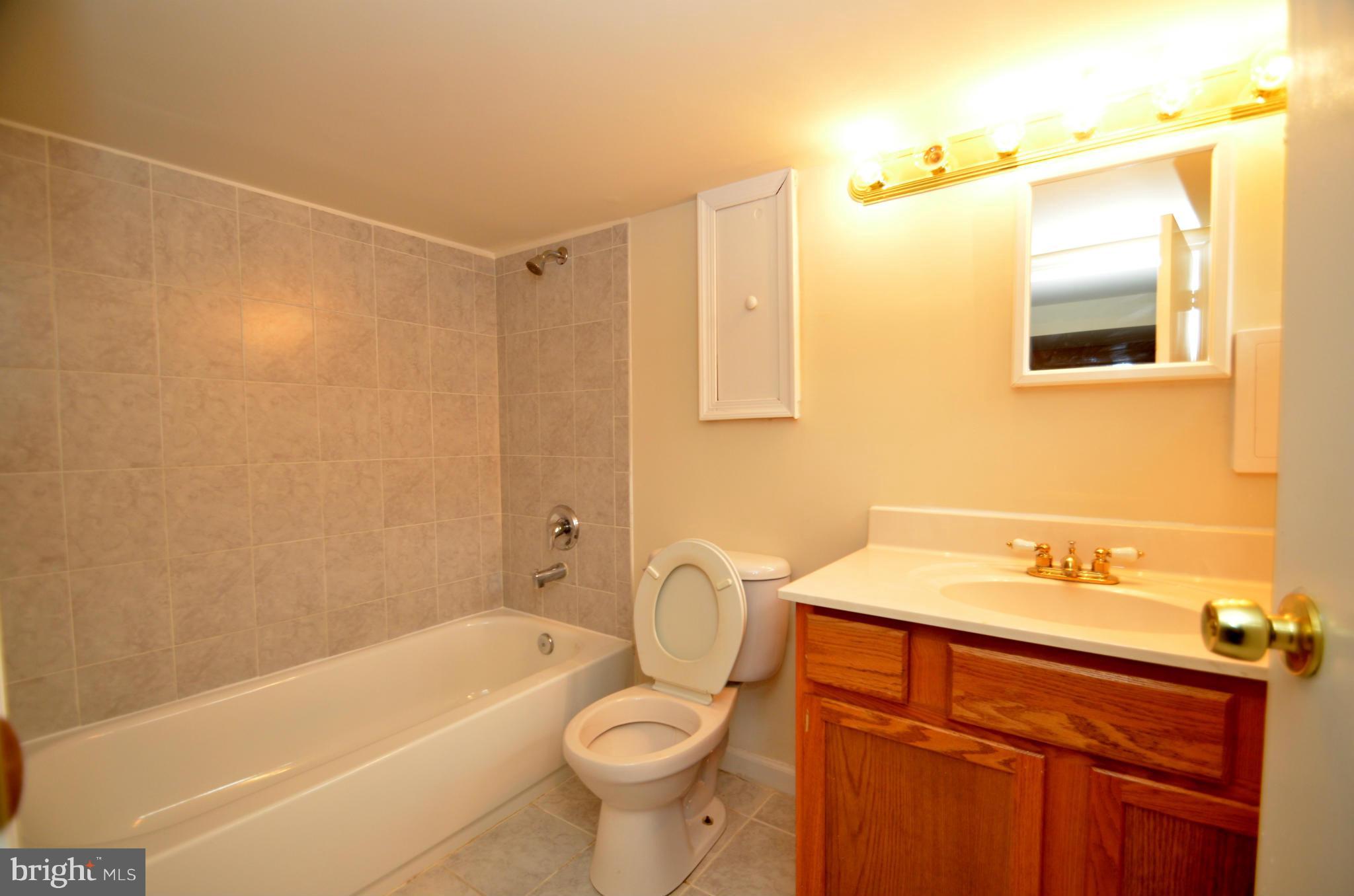 LAKE MONTEBELLO - Residential