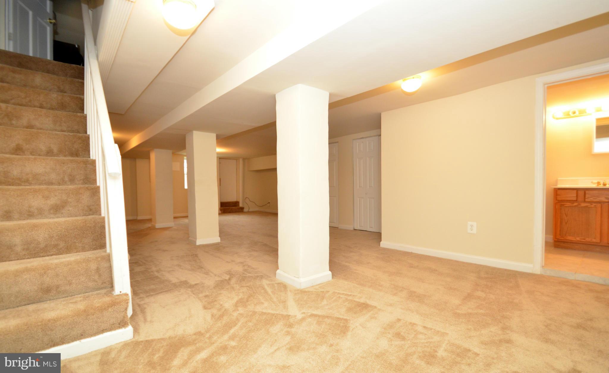 LAKE MONTEBELLO - Residential