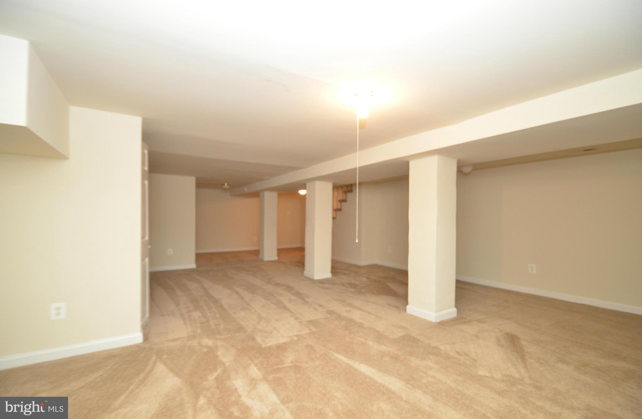 LAKE MONTEBELLO - Residential