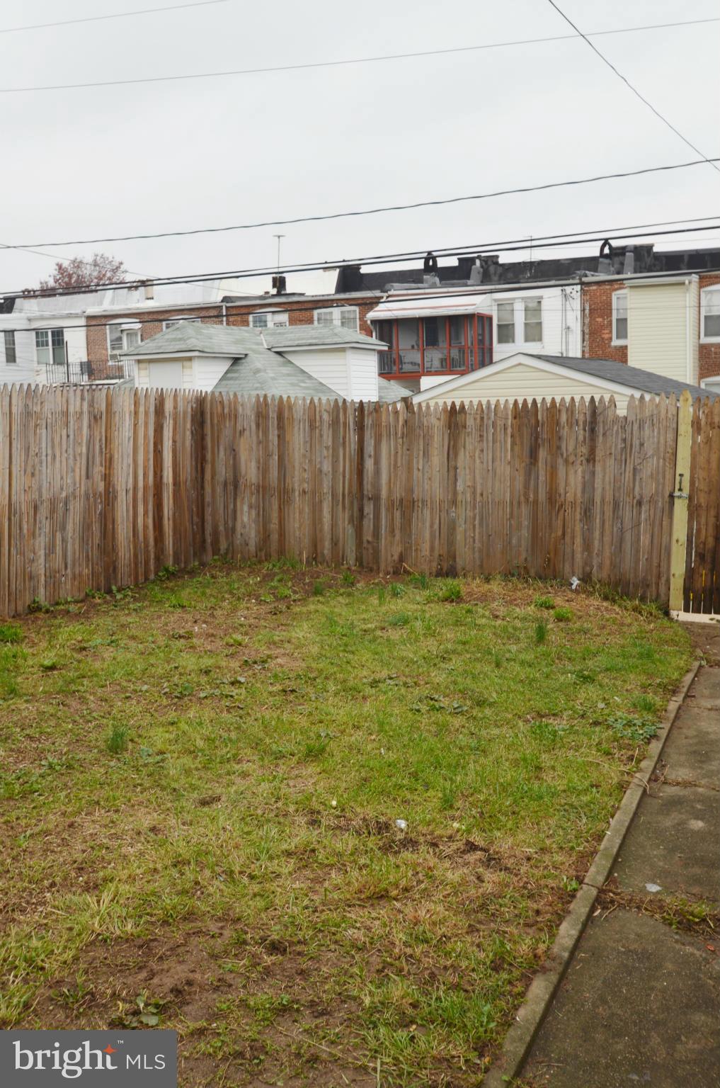 LAKE MONTEBELLO - Residential