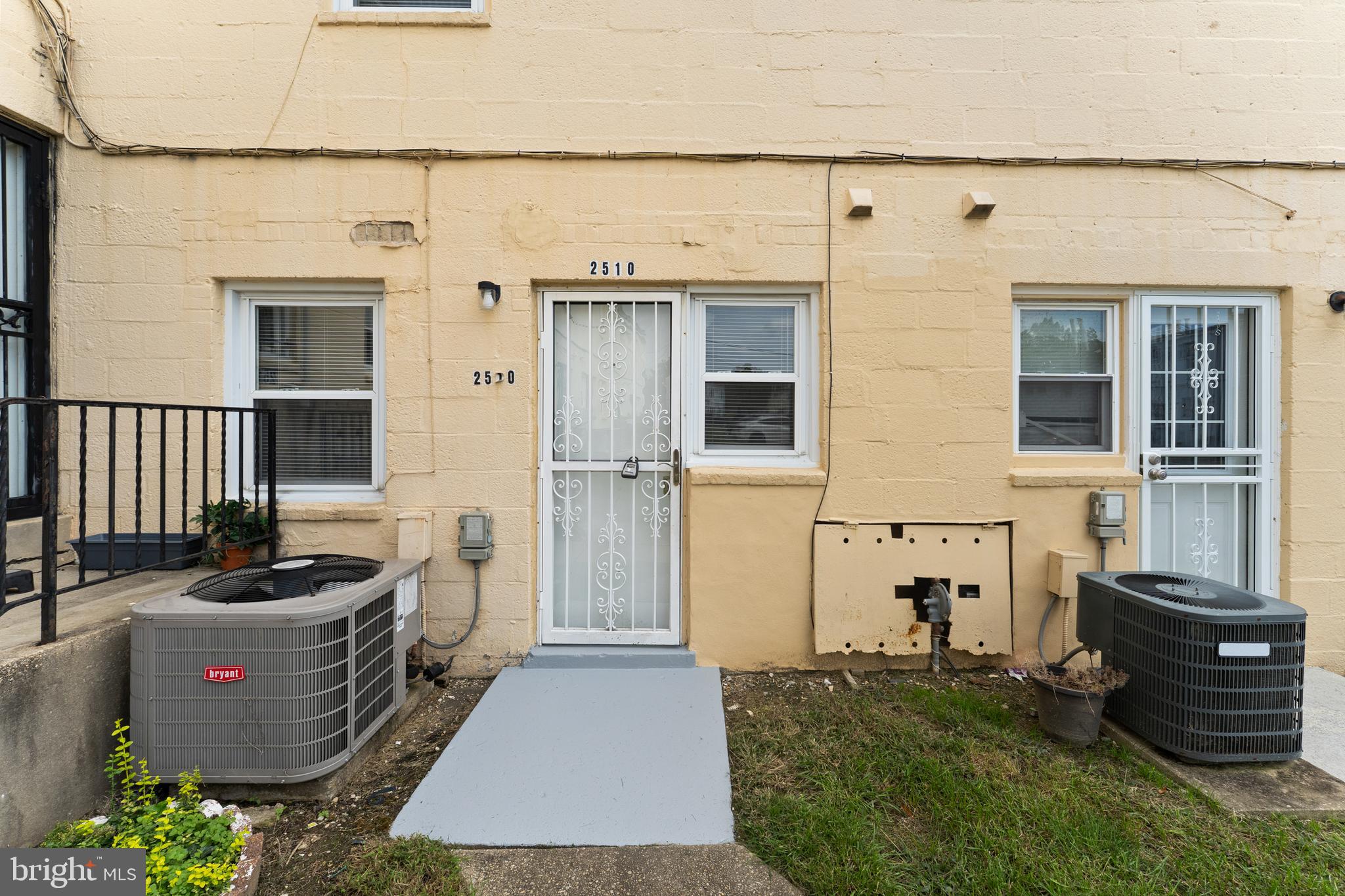 IVERSON VILLAGE CONDO - Residential Lease