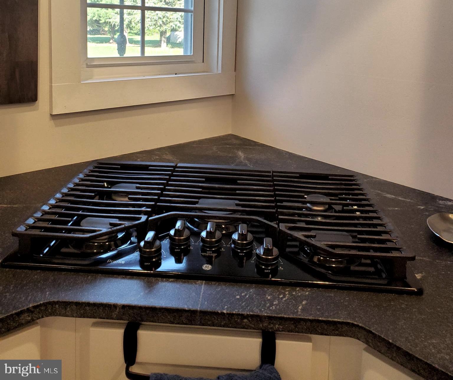 EVERMAY MANOR - Residential