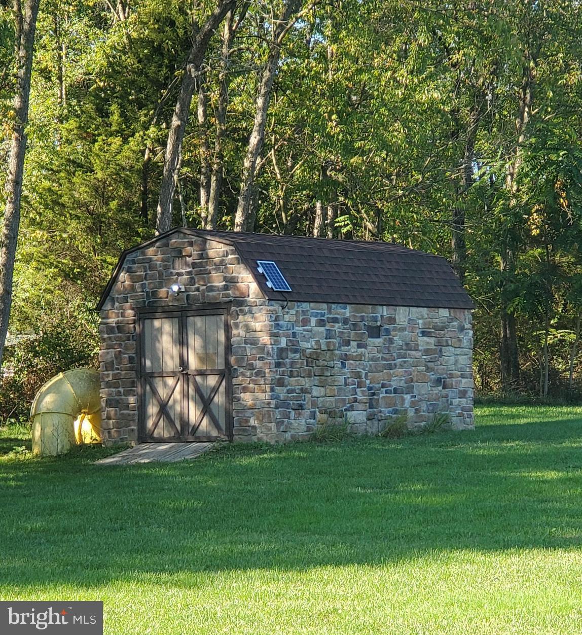 EVERMAY MANOR - Residential