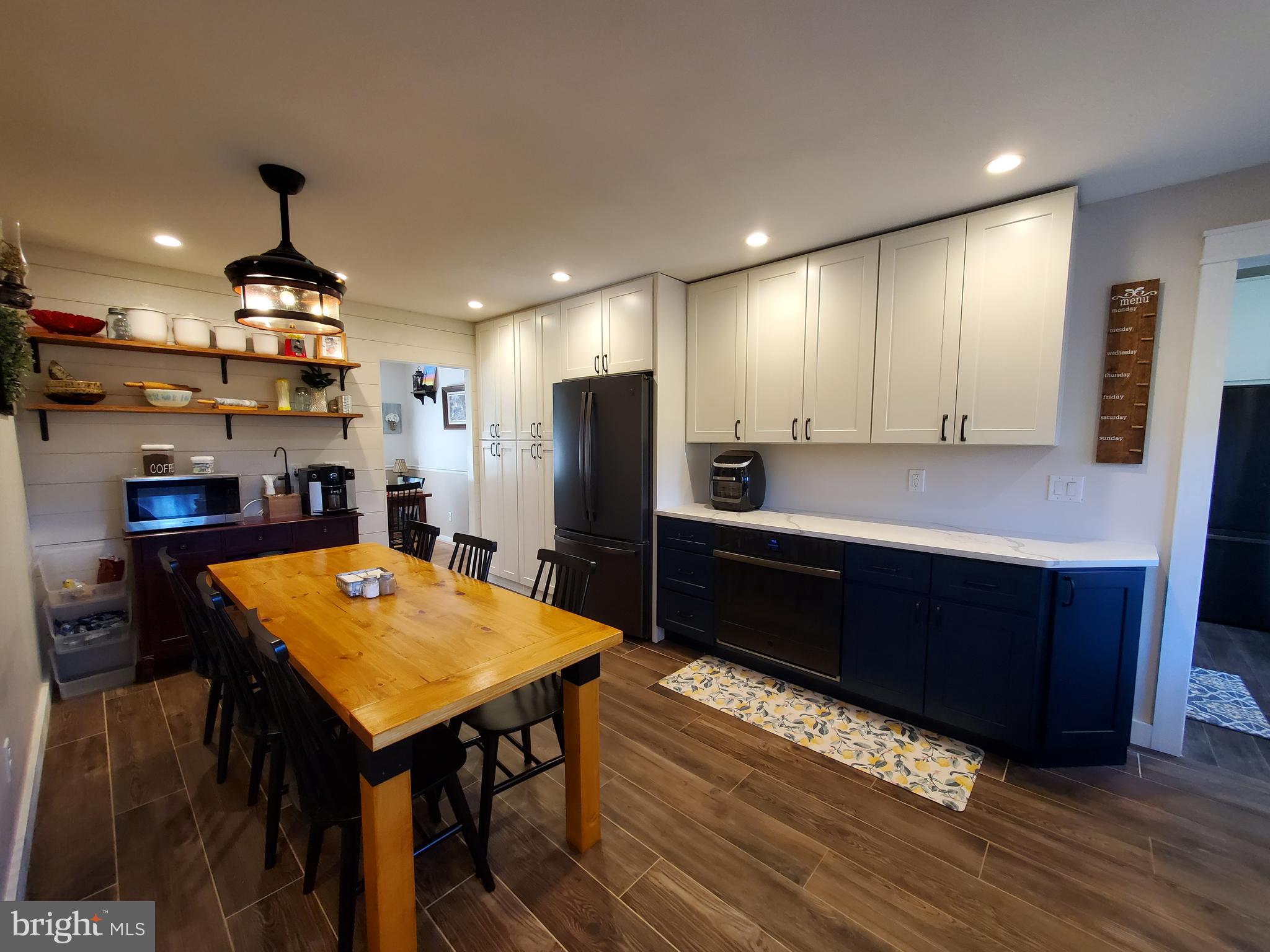 EVERMAY MANOR - Residential