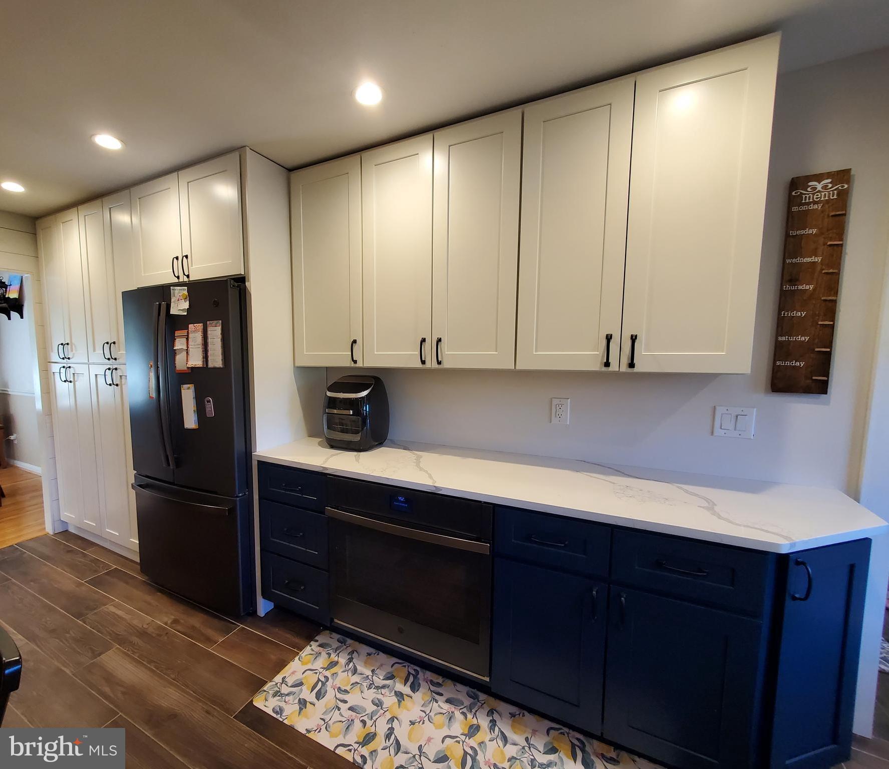 EVERMAY MANOR - Residential