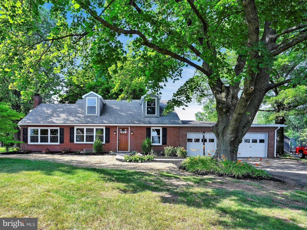 Photo of 240 N Reamstown Road, Stevens, PA 17578 (MLS # PALA2052706)