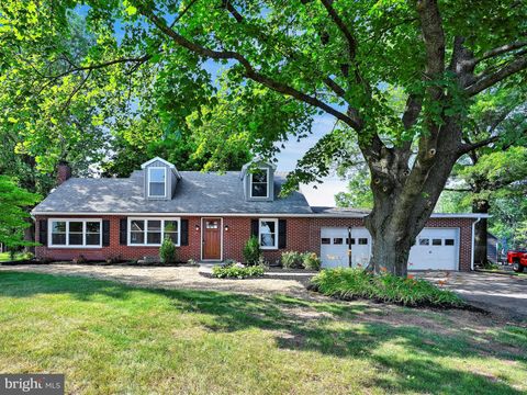 Photo of 240 N Reamstown Road, Stevens, PA 17578 (MLS # PALA2052706)