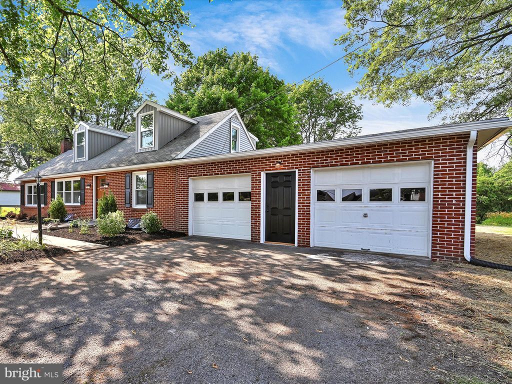 Photo of 240 N Reamstown Road, Stevens, PA 17578 (MLS # PALA2052706)