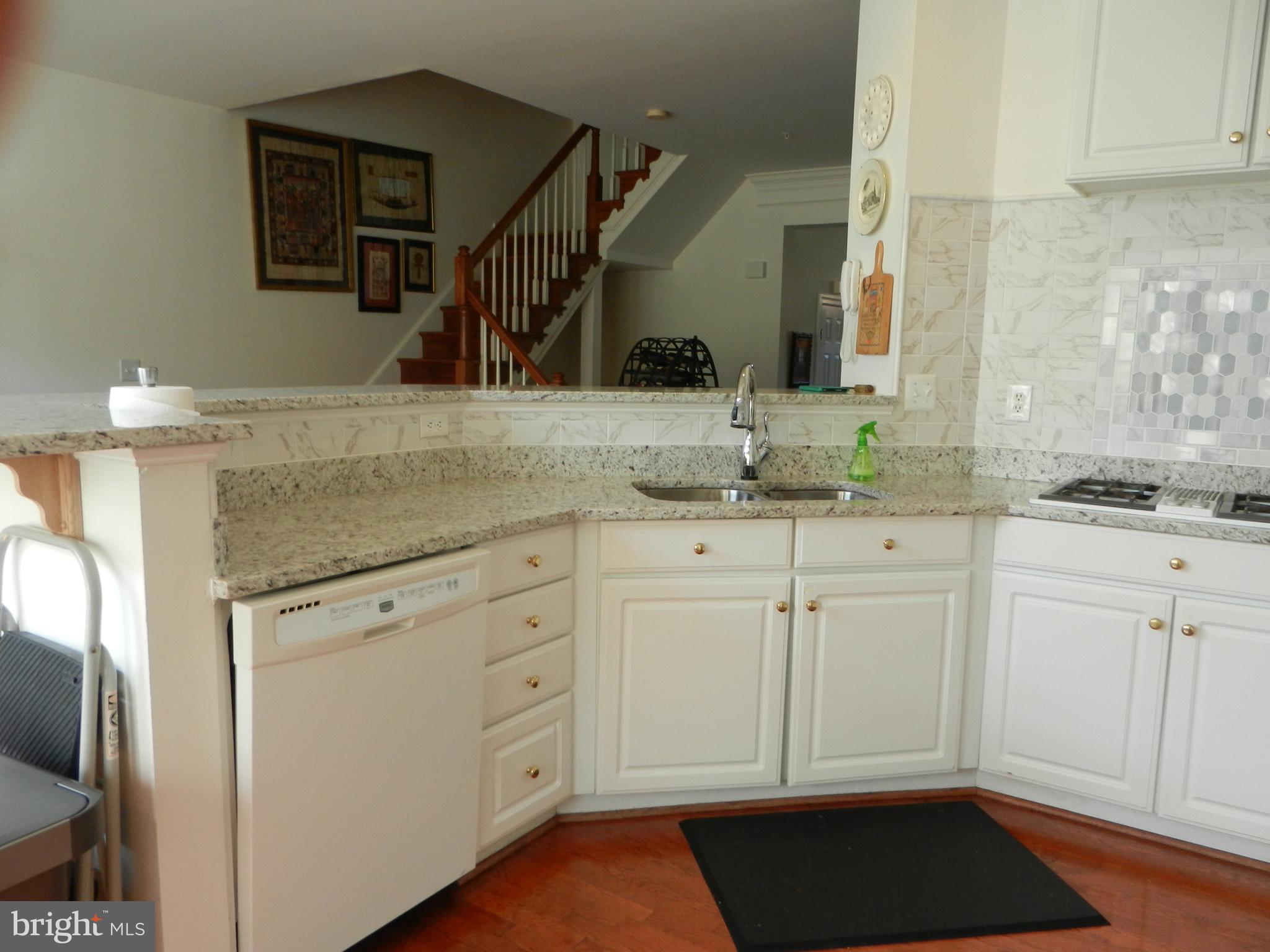 AMBERWOOD - Residential Lease