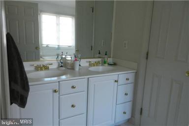 AMBERWOOD - Residential Lease