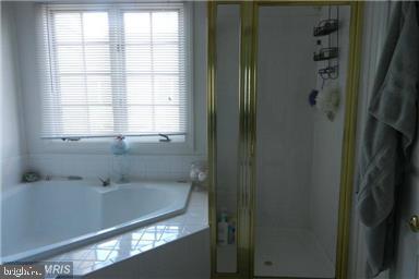 AMBERWOOD - Residential Lease