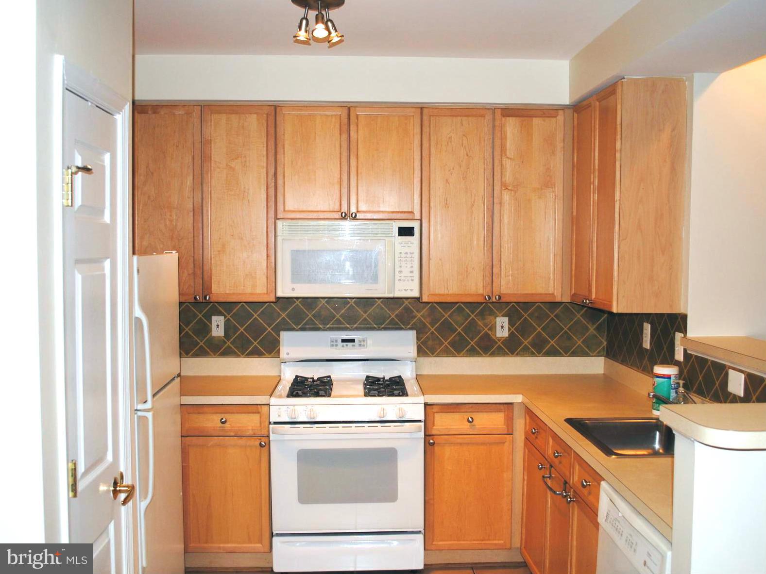 CARLTON PLACE - Residential Lease