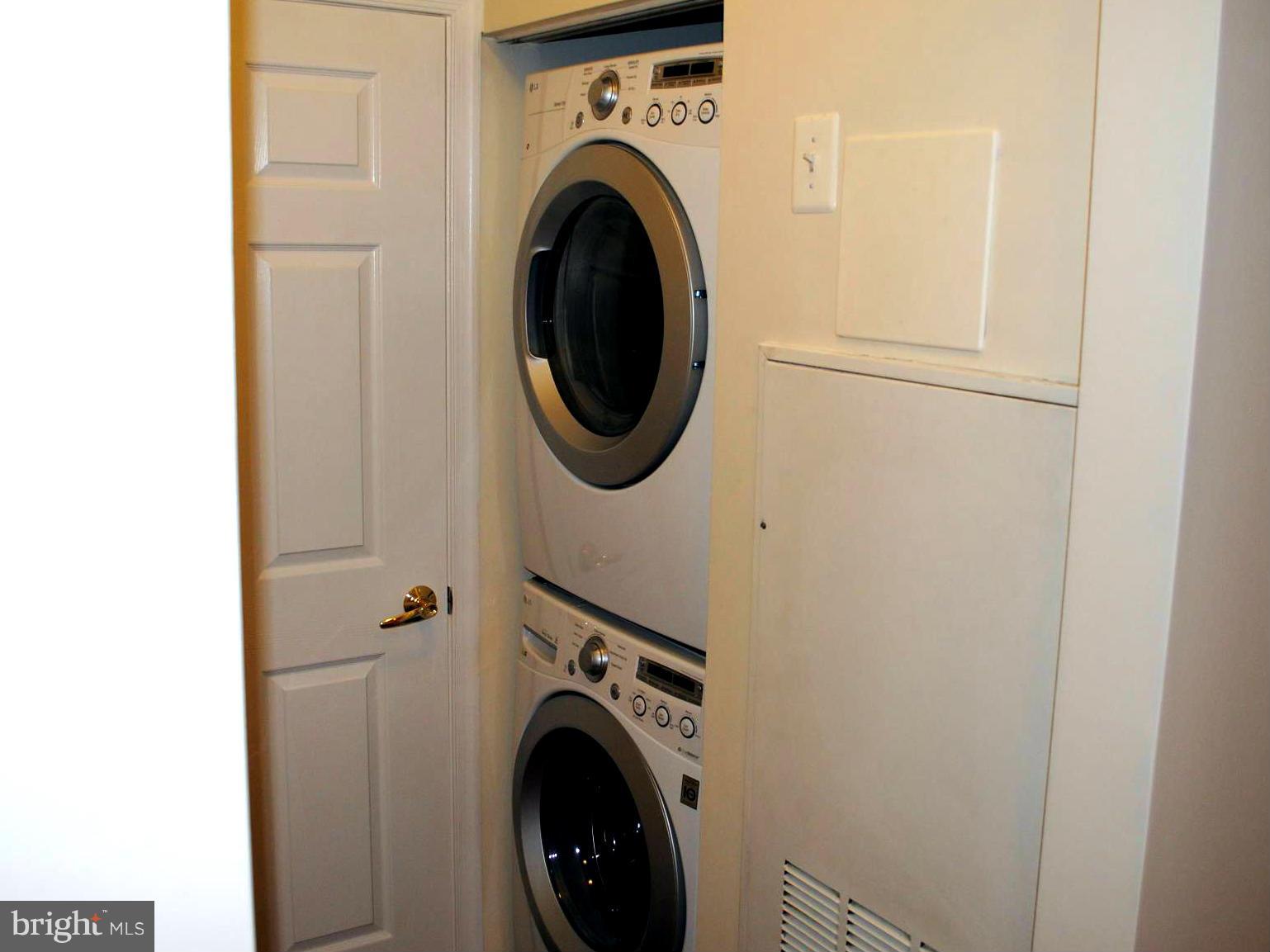 CARLTON PLACE - Residential Lease