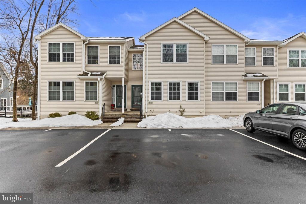 Photo of 804 Yorkview Dr, MECHANICSBURG, PA 17055 (MLS # PACB2050762)