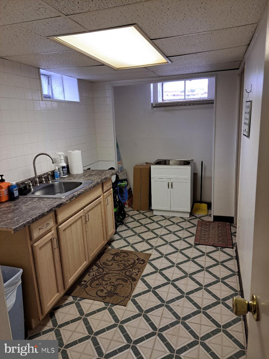 MEADOW WOOD - Residential Lease