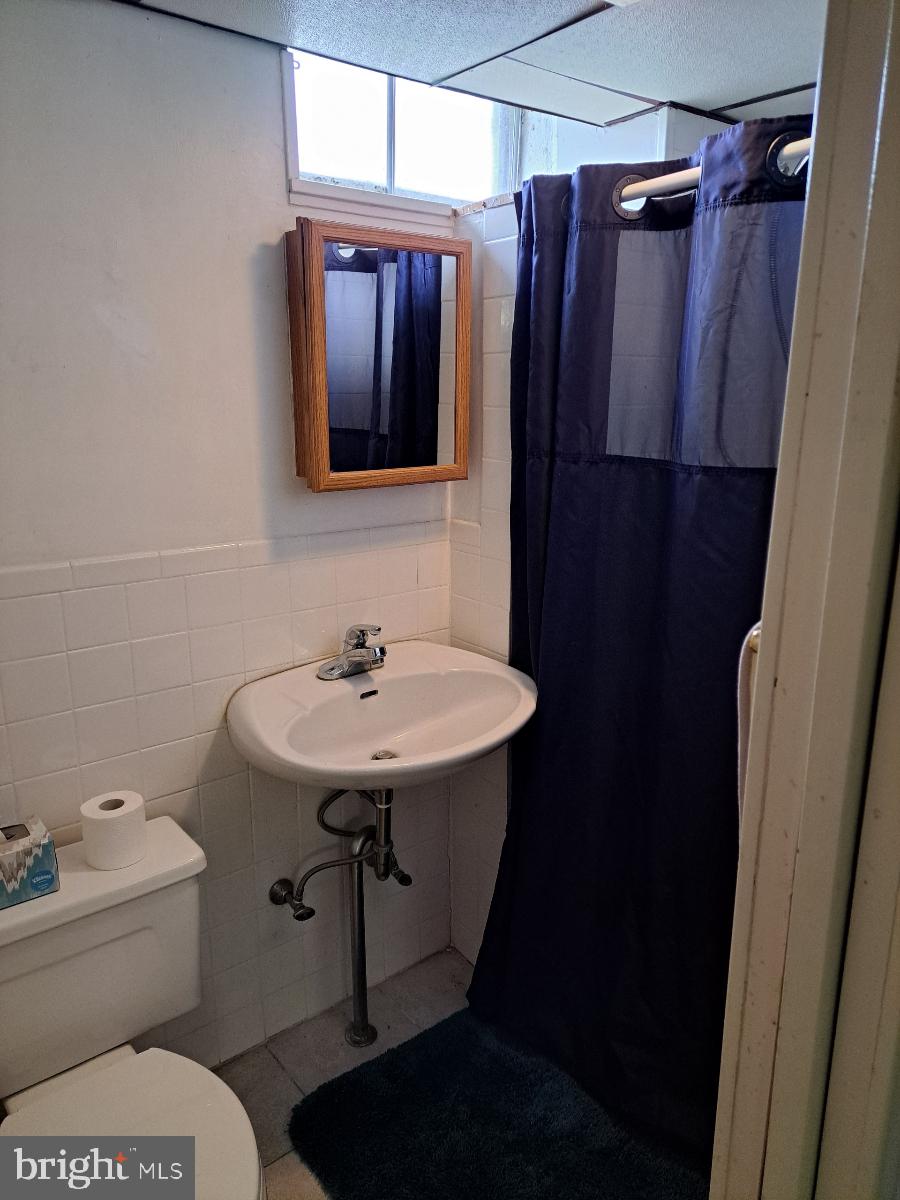 MEADOW WOOD - Residential Lease