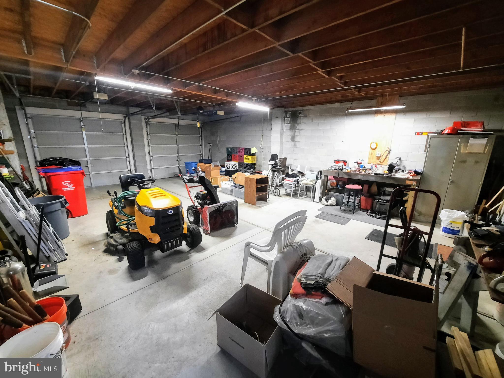 MEADOW WOOD - Residential Lease