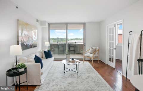 Photo of 1001 N Vermont Street #1010, ARLINGTON, VA 22201 (MLS # VAAR2076268)