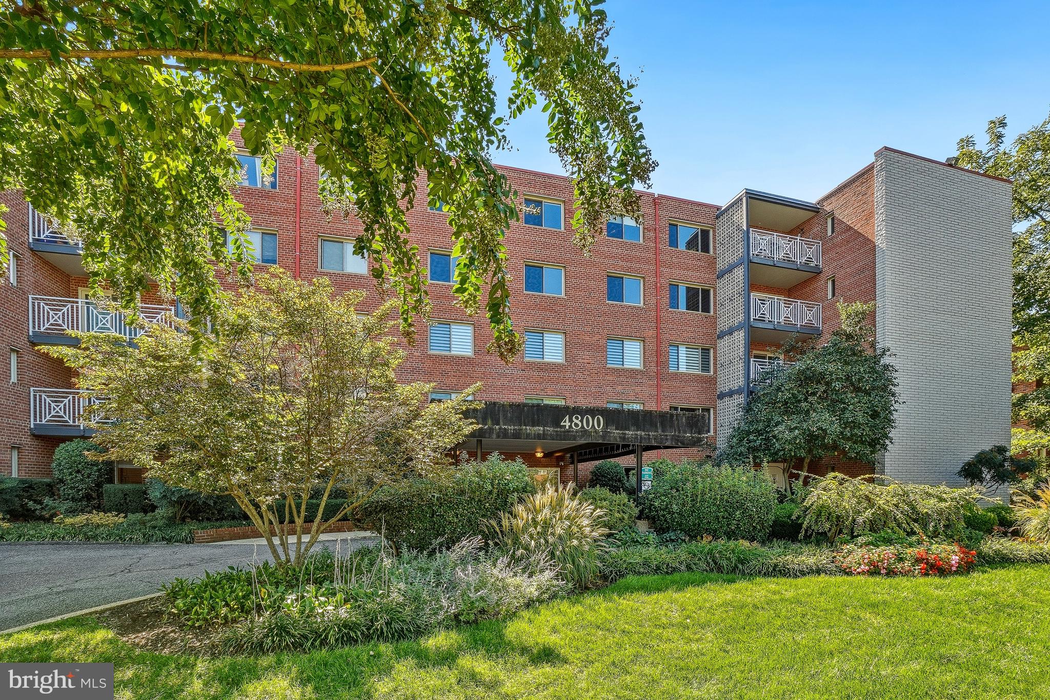 4800 CHEVY CHASE DRIVE 102