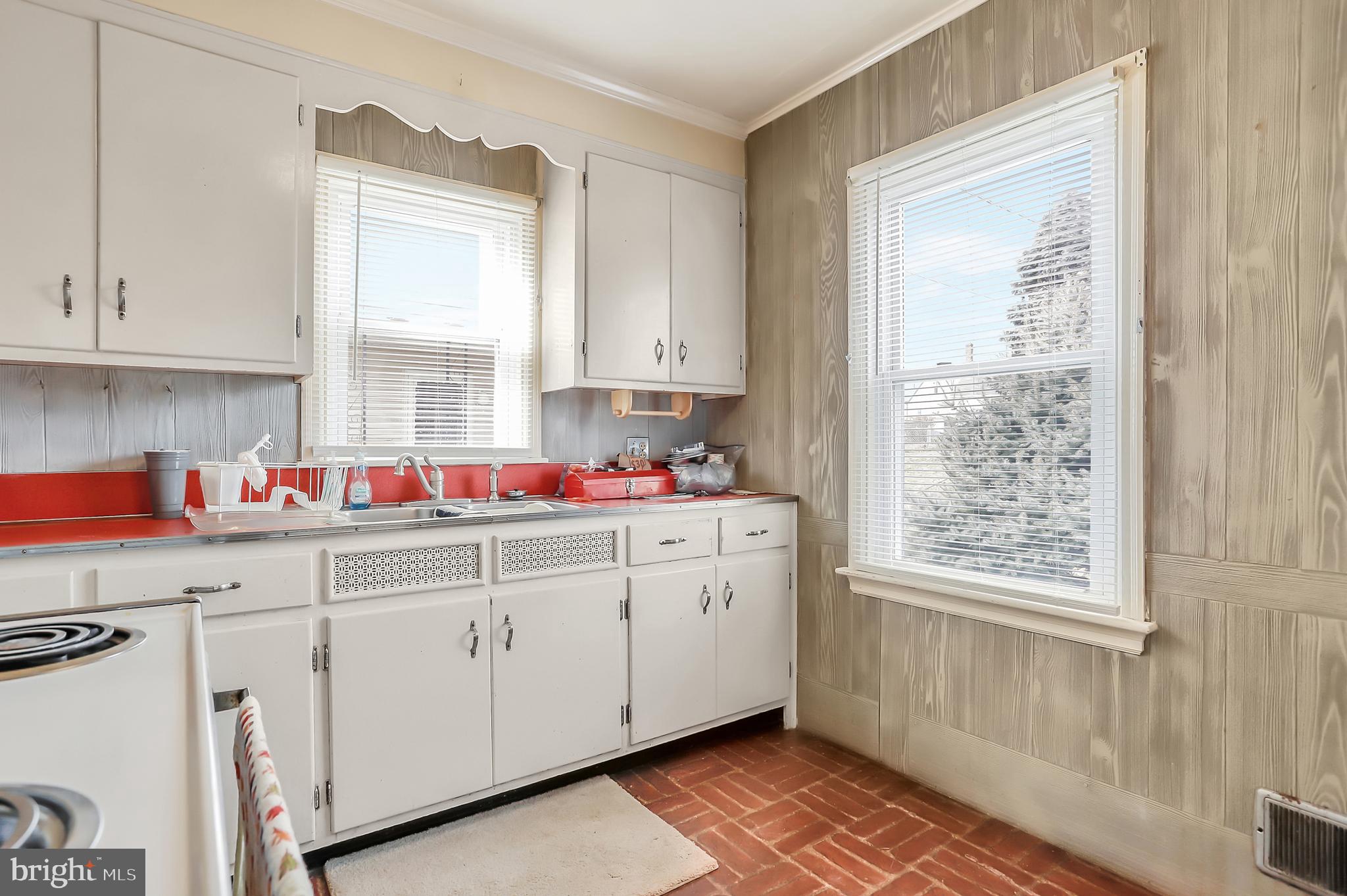 RADCLIFFE AVE - Residential