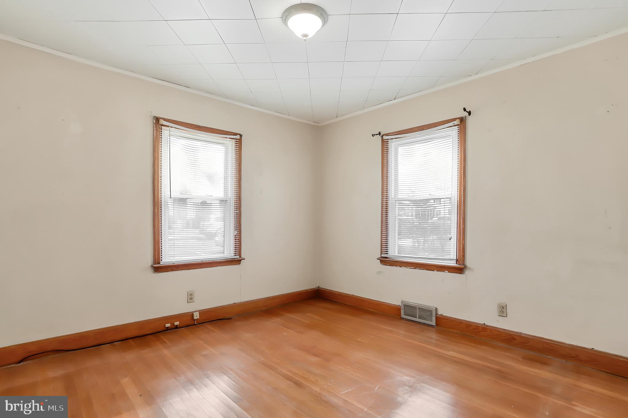 RADCLIFFE AVE - Residential