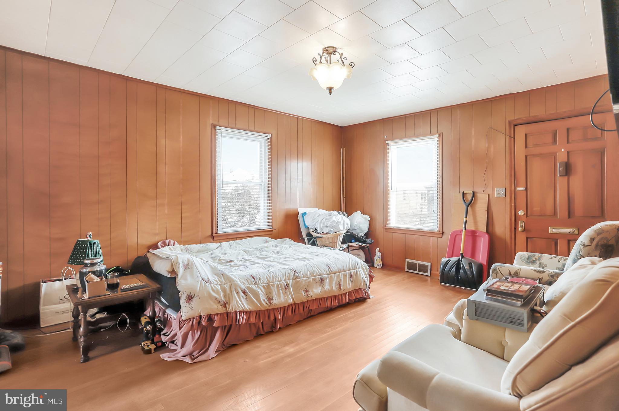 RADCLIFFE AVE - Residential