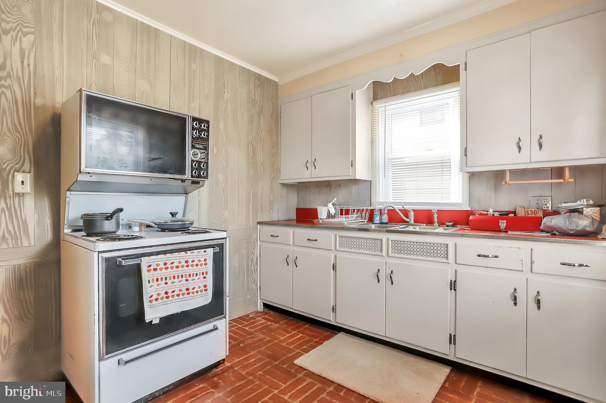 RADCLIFFE AVE - Residential