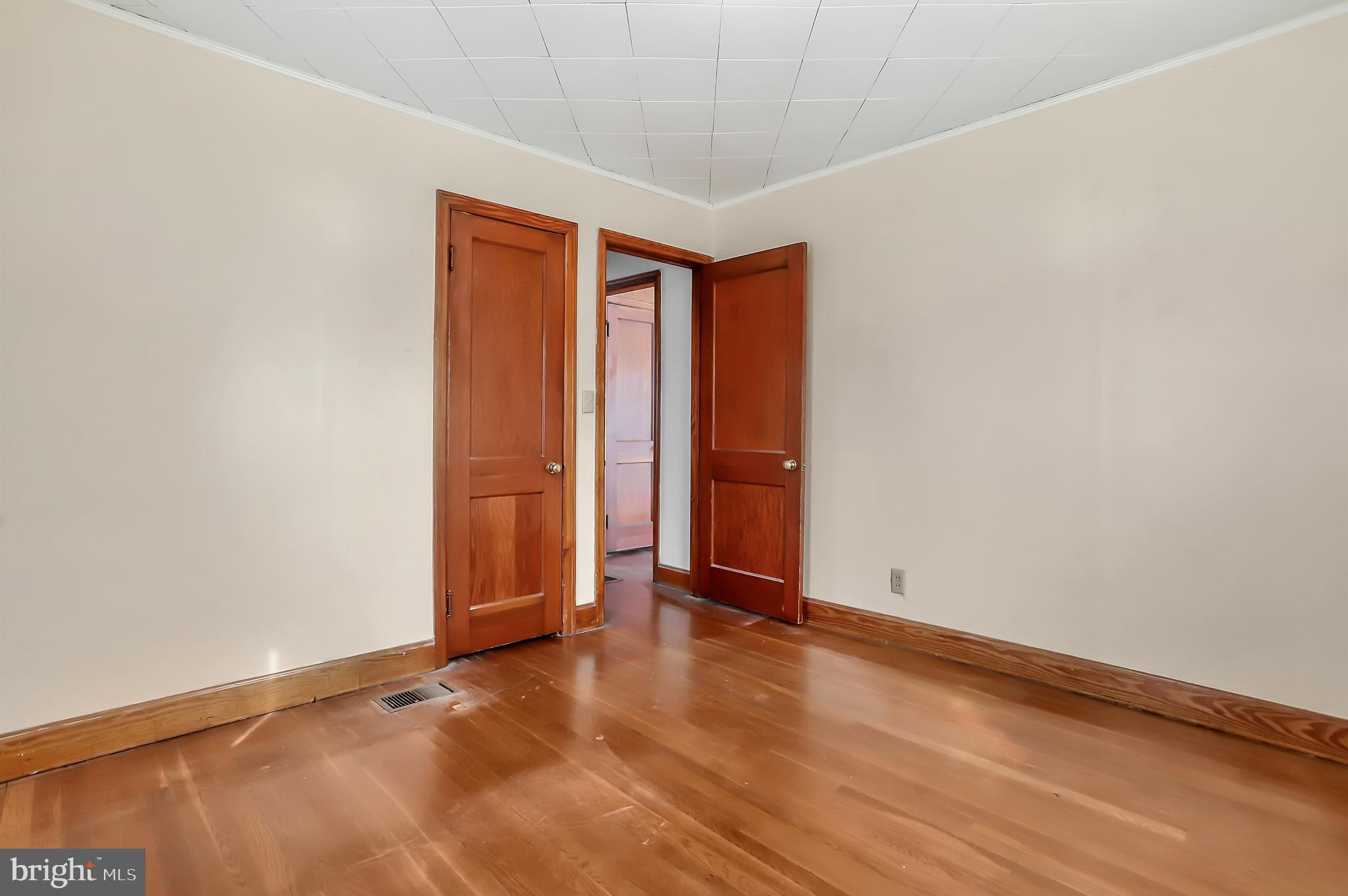 RADCLIFFE AVE - Residential