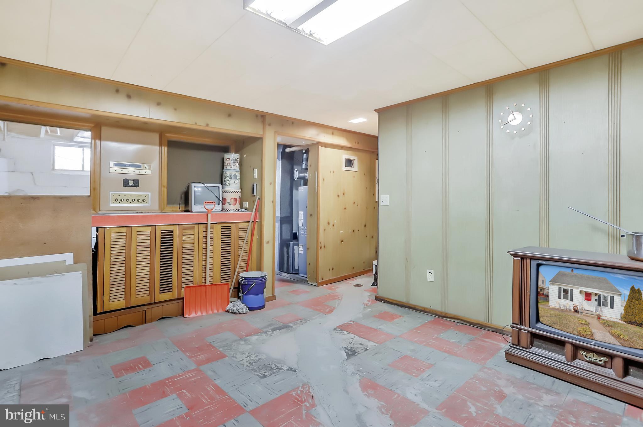 RADCLIFFE AVE - Residential