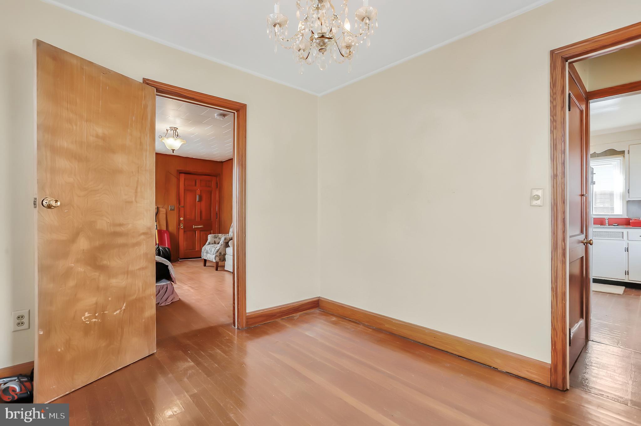 RADCLIFFE AVE - Residential