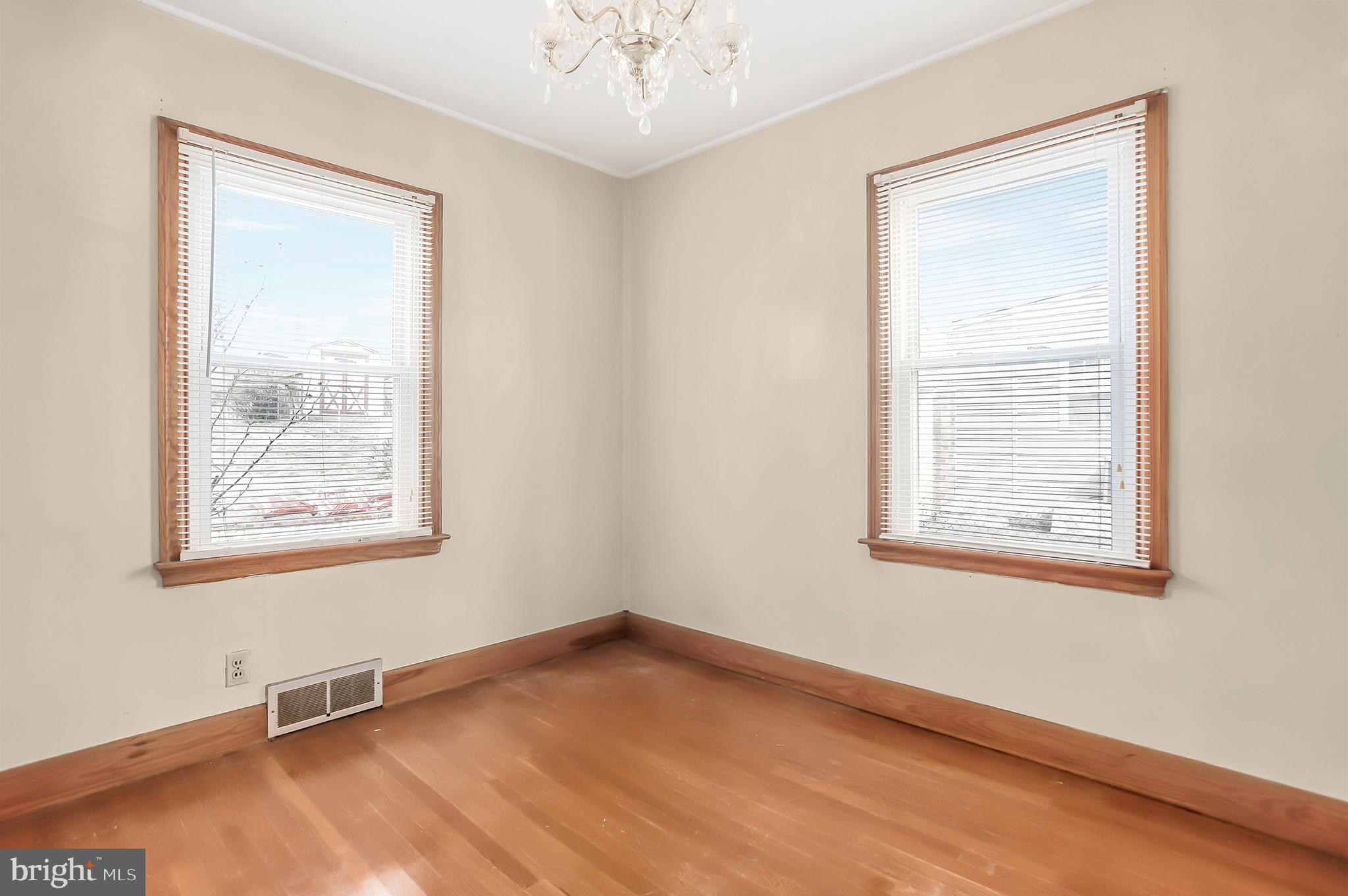 RADCLIFFE AVE - Residential