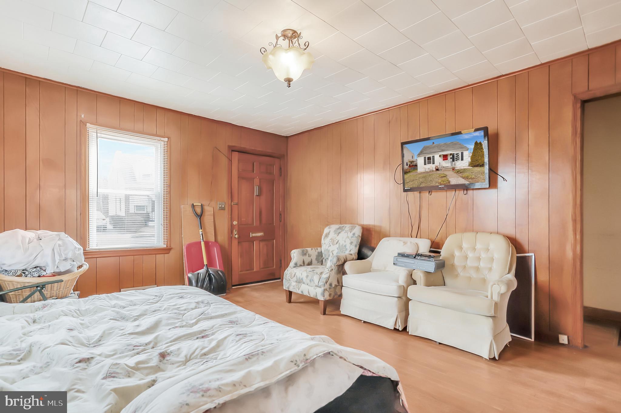 RADCLIFFE AVE - Residential