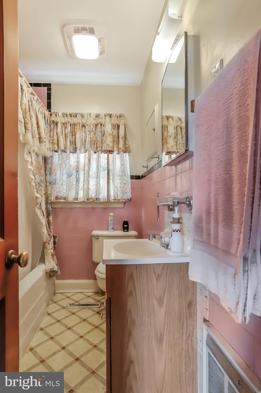 RADCLIFFE AVE - Residential