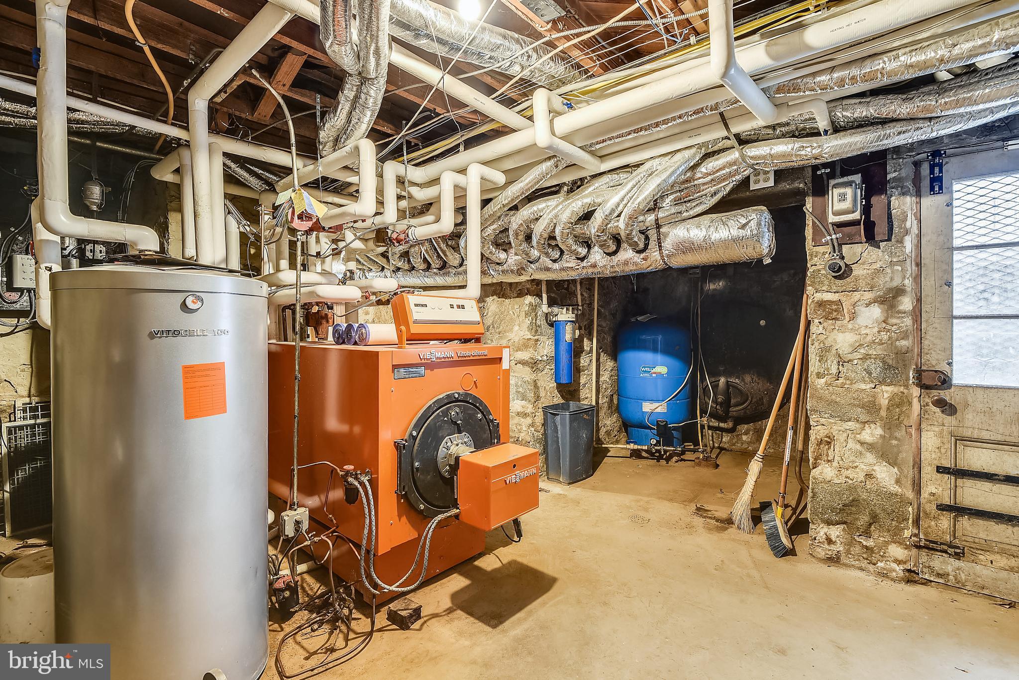 CAVES VALLEY - Residential