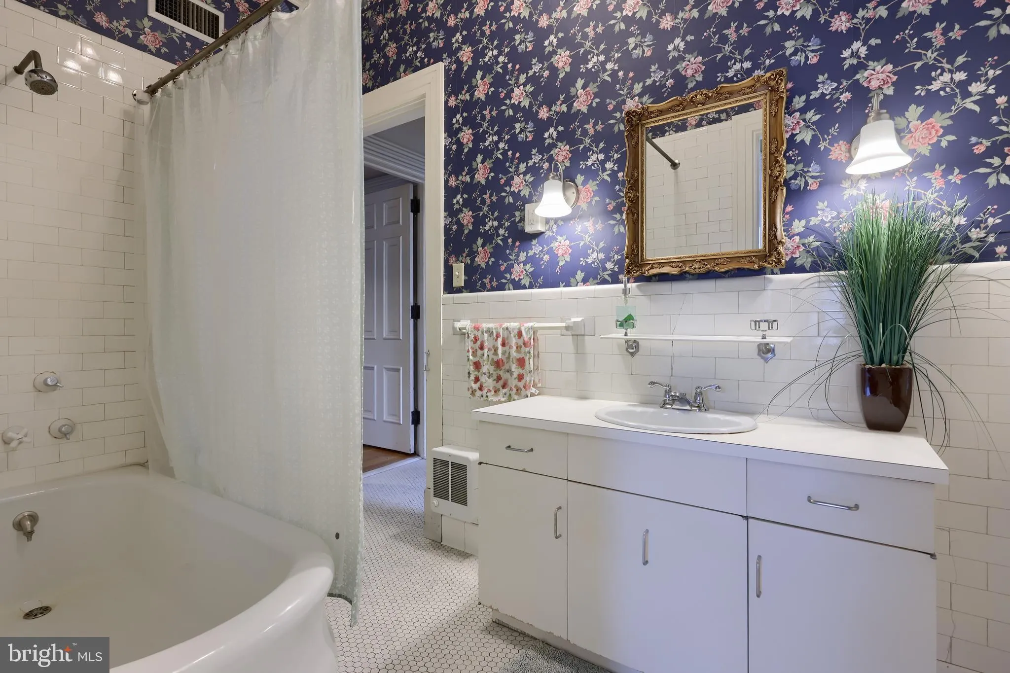 Lebanon, Pennsylvania 17042, United States, 4 Bedrooms Bedrooms, ,6 BathroomsBathrooms,Residential,Active,134401