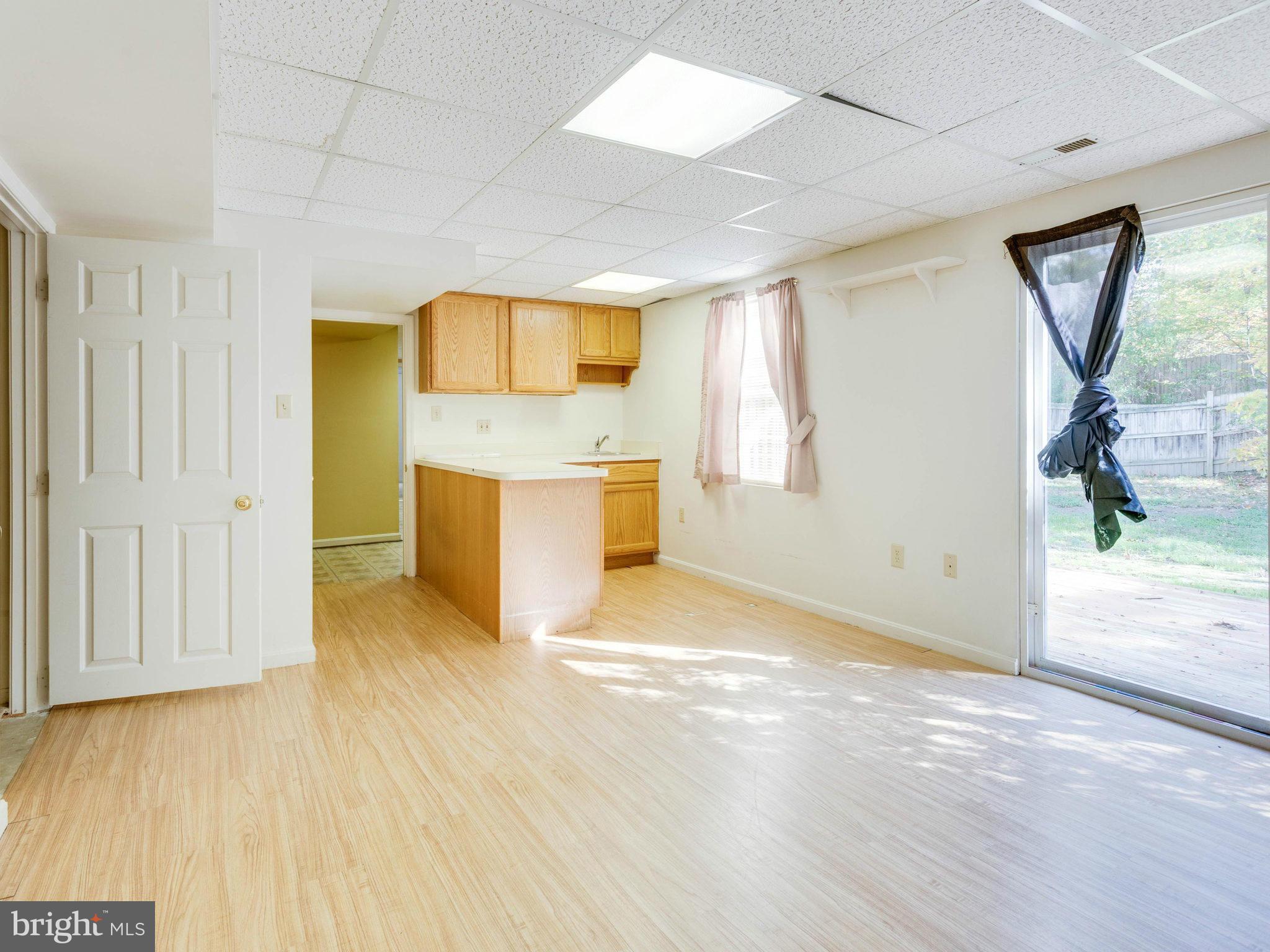 HAMPTON OAKS - Residential