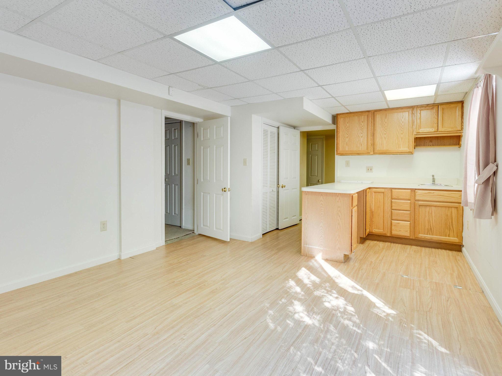 HAMPTON OAKS - Residential